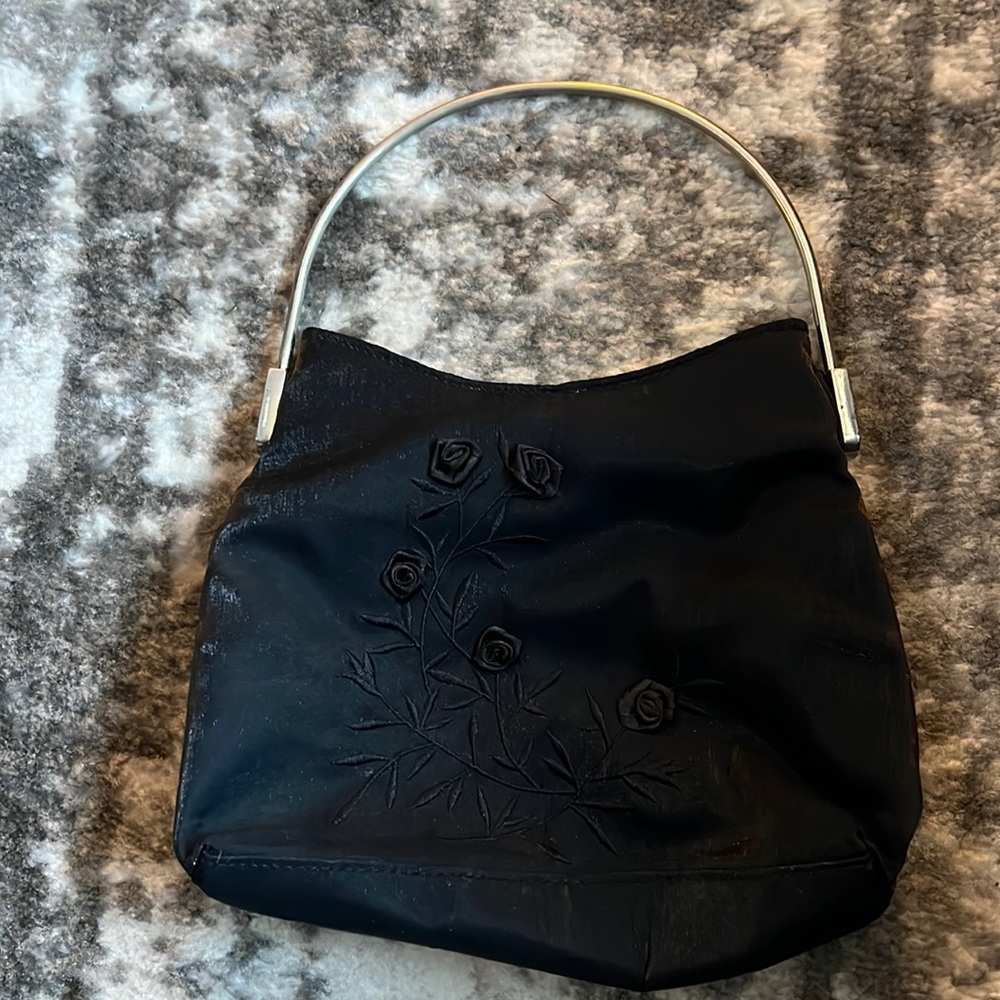 La Rue black purse